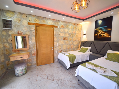  gece  -  Kasım
  | Kalkan Akbel'de Romantik Jakuzili Villa Tatili: Korunaklı Havuz ve Özel Anlar